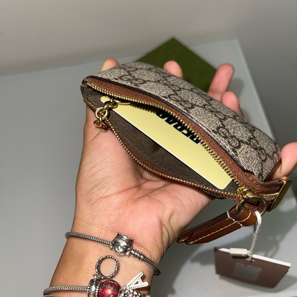 Gucci - Picture 6 of 6